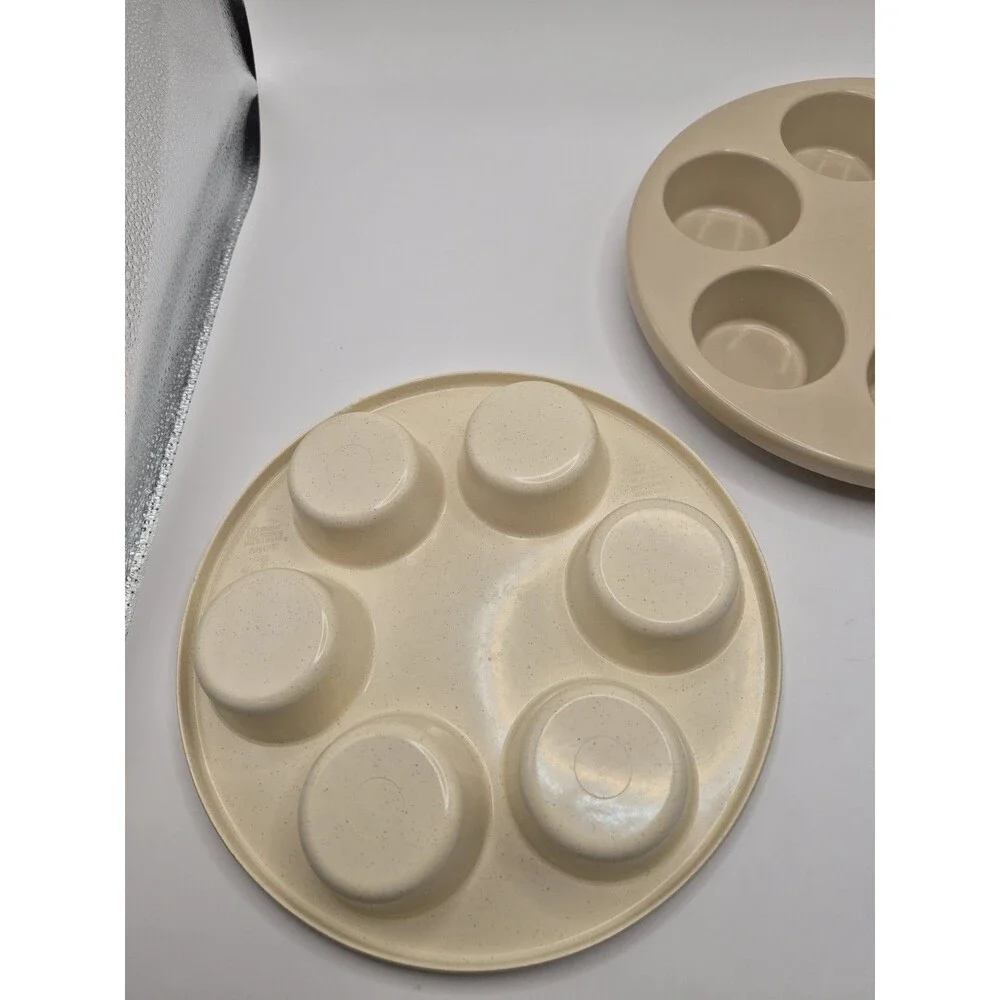 Lot 2 Anchor Hocking 1/2 Dozen Standard Cupcake Muffin Microwave Baking Pans 10